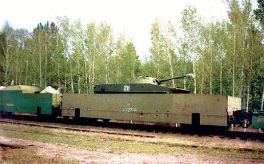 Бронированная платформа с плавающим танком ПТ-76